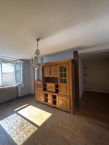 SAINTE-COLOMBE-SUR-SEINE : Maison de village de 85 m² avec deux garages et un terrain non attenant  Sainte-Colombe-sur-Seine (21400)