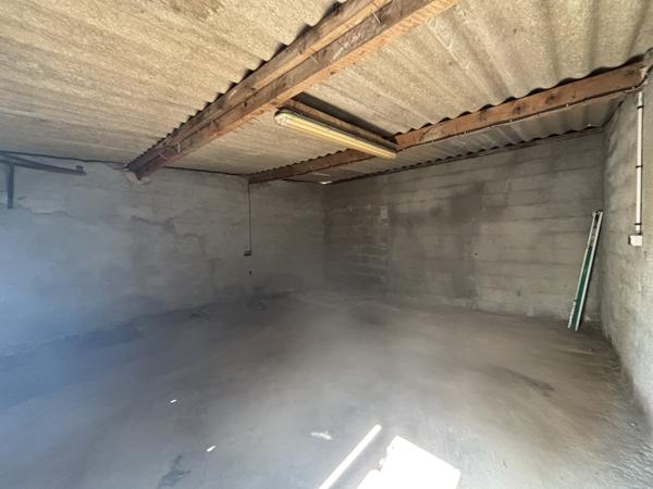 SAINTE-COLOMBE-SUR-SEINE : Maison de village de 85 m² avec deux garages et un terrain non attenant  Sainte-Colombe-sur-Seine (21400)