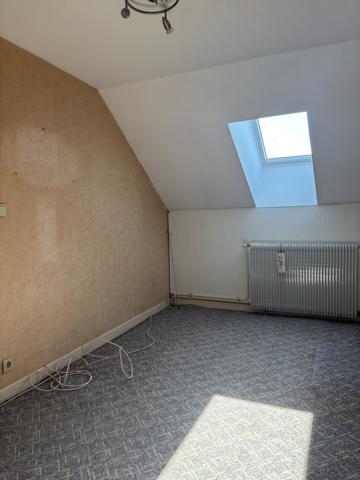 SAINTE-COLOMBE-SUR-SEINE : Maison de village de 85 m² avec deux garages et un terrain non attenant  Sainte-Colombe-sur-Seine (21400)