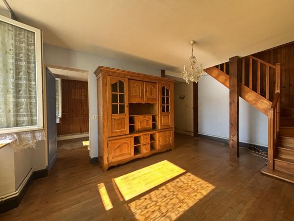 SAINTE-COLOMBE-SUR-SEINE : Maison de village de 85 m² avec deux garages et un terrain non attenant  Sainte-Colombe-sur-Seine (21400)