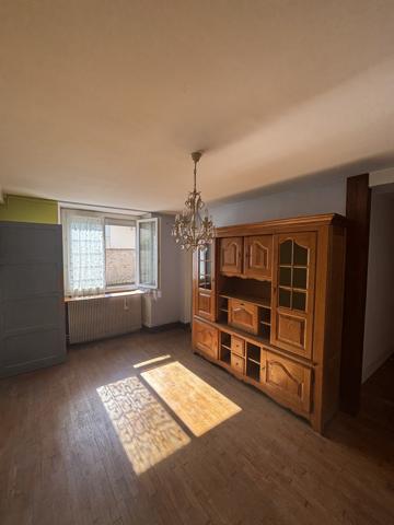 SAINTE-COLOMBE-SUR-SEINE : Maison de village de 85 m² avec deux garages et un terrain non attenant  Sainte-Colombe-sur-Seine (21400)