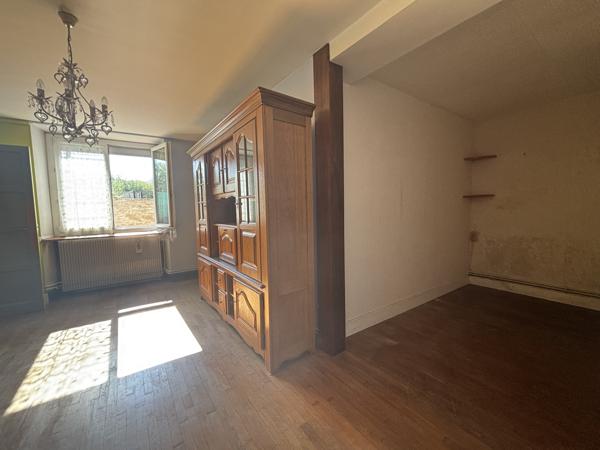 SAINTE-COLOMBE-SUR-SEINE : Maison de village de 85 m² avec deux garages et un terrain non attenant  Sainte-Colombe-sur-Seine (21400)