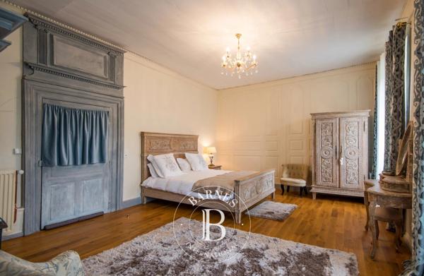 Aurillac, Château 14 Chambres -  1 200 m² à vendre