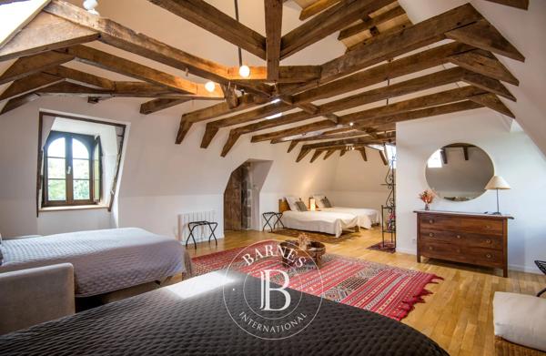 Aurillac, Château 14 Chambres -  1 200 m² à vendre