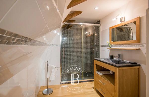 Aurillac, Château 14 Chambres -  1 200 m² à vendre