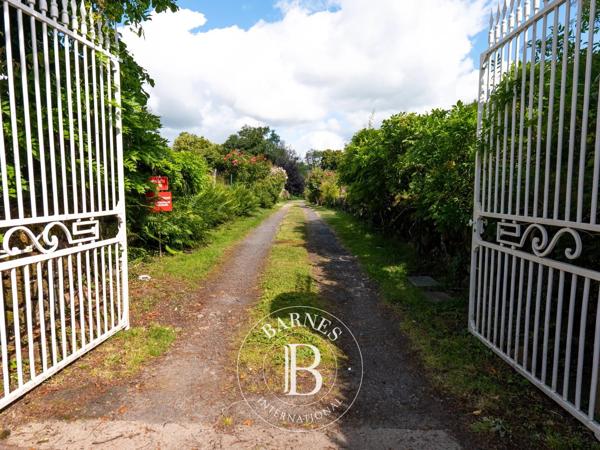 Aurillac, Château 14 Chambres -  1 200 m² à vendre