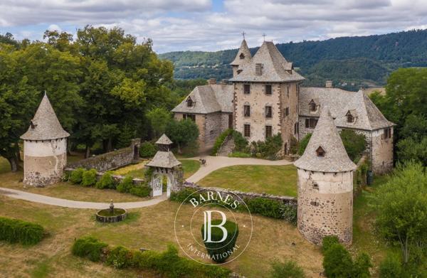 Aurillac, Château 14 Chambres -  1 200 m² à vendre