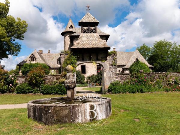 Aurillac, Château 14 Chambres -  1 200 m² à vendre