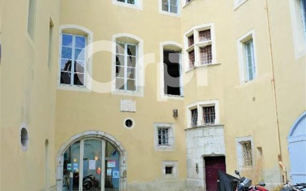 Appartement à louer    1 pièce • 26,47 m2 Chambéry