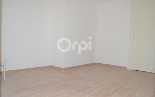 Appartement à louer    1 pièce • 26,47 m2 Chambéry