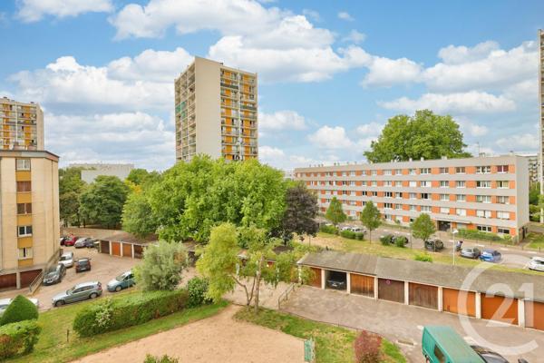 Appartement F3 à vendre  3 pièces - 50 m2 LA COURNEUVE - 93