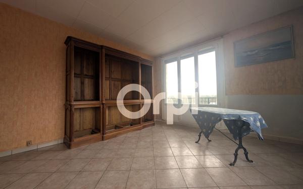 Appartement à vendre    3 pièces • 75 m2 Soissons