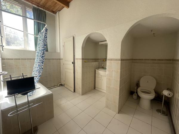 PROCHE CARCASSONNE - MAISON 250 M² - PISCINE - 2 TERRASSES - JARDIN - PARKING PRIVATIF Détails des diagnostics énergétiques