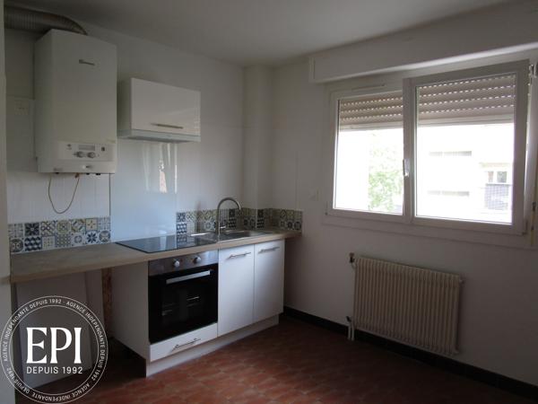 Appartement T2 emplacement de stationnement