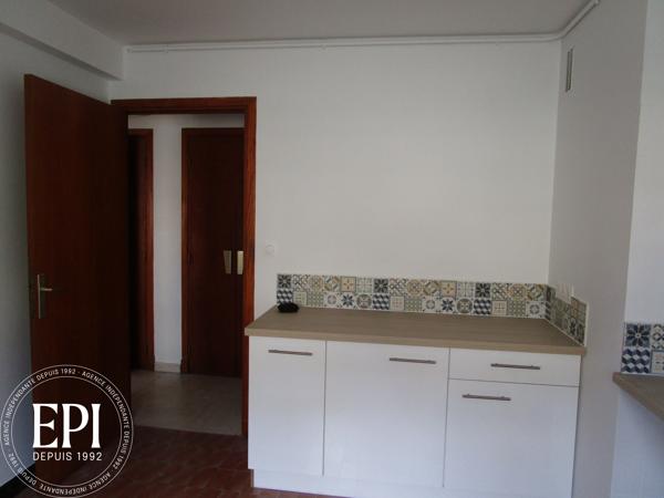 Appartement T2 emplacement de stationnement