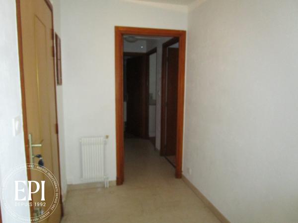 Appartement T2 emplacement de stationnement