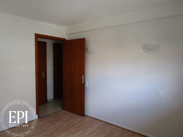 Appartement T2 emplacement de stationnement