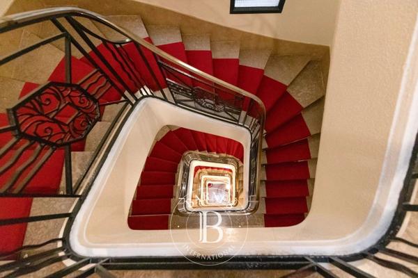 Paris 8ème, Appartement 1 Chambre -  55 m² à vendre