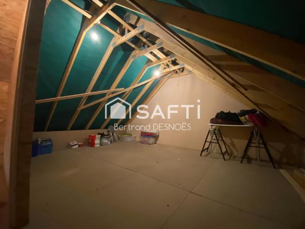Maison de plain-pied, 3 chambres, quartier calme.
