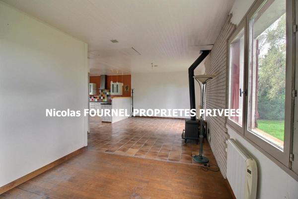 JONZIEUX 42660 Maison plain-pied exposée Sud édifiée sur vide sanitaire 82m² habitables 2 chambres sur 1295m² de terrain