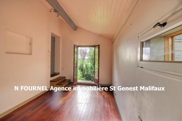 JONZIEUX 42660 Maison plain-pied exposée Sud édifiée sur vide sanitaire 82m² habitables 2 chambres sur 1295m² de terrain