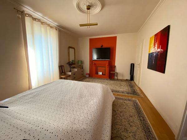 MAISON EN PIERRE 12 PIECES - 300 M²