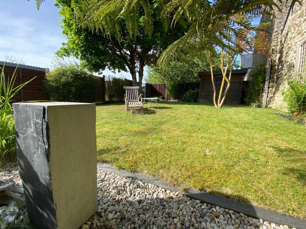 MAISON EN PIERRE 12 PIECES - 300 M²