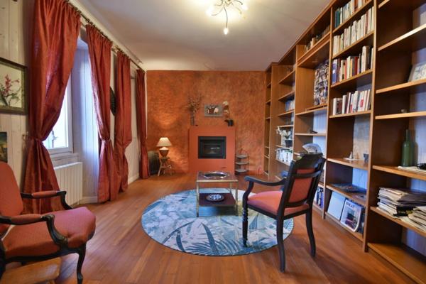 MAISON EN PIERRE 12 PIECES - 300 M²