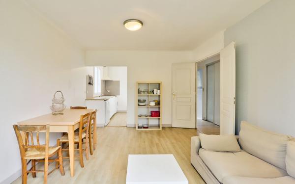 Maison à vendre    6 pièces •  Tassin-la-Demi-Lune