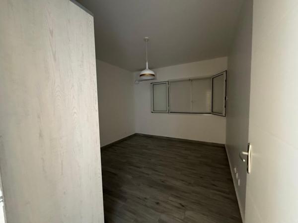 Lotissement privé à Petit-Bourg - Grande villa avec piscine