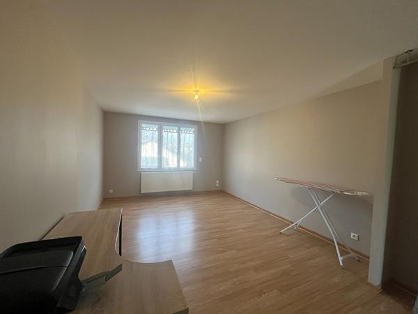 Immeuble Nevers 213 m2, airbnb, proche GARE SNCF, 2h30 PARIS, rentabilite