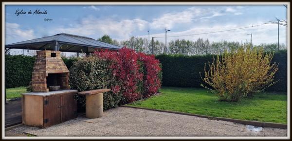 Maison à vendre 5 pièces SENNECE LES MACON (71)terrain clos 1600 m² piscine