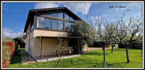 Maison à vendre 5 pièces SENNECE LES MACON (71)terrain clos 1600 m² piscine