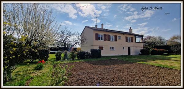 Maison à vendre 5 pièces SENNECE LES MACON (71)terrain clos 1600 m² piscine