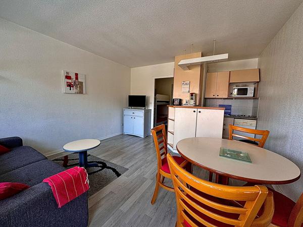 Exclusivité : Studio Cabine 100m du Bassin. aperçu bassin !