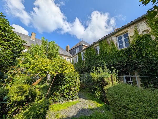 Maison de Maître, Melle 79500