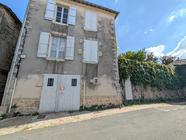 Maison de Maître, Melle 79500