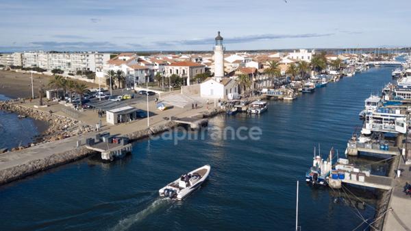 GARD (30), LE GRAU-DU-ROI (30240) fonds de commerce bar et petite restauration emplacement n°1 face à la mer.