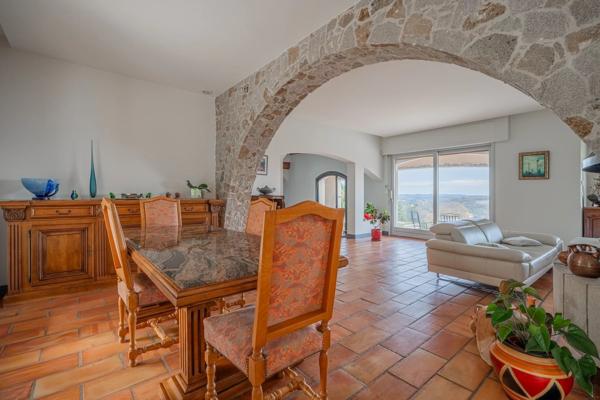 Vienne, Maison 4 Chambres -  237 m² à vendre