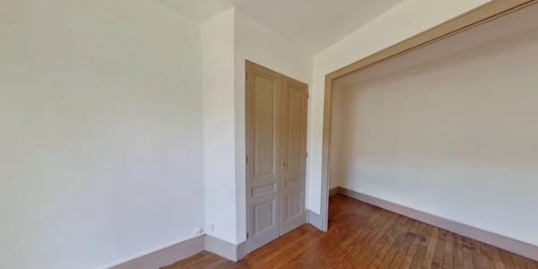STUDIO A LOUER - VILLEURBANNE Croix-Luizet-Est 36.45 m 2 680 € charges comprises par mois