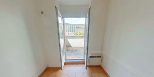 STUDIO A LOUER - VILLEURBANNE Croix-Luizet-Est 36.45 m 2 680 € charges comprises par mois