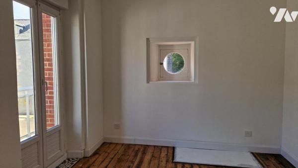 MAISON JOLIEMENT RENOVEE DE 3 CHAMBRES AVEC JARDIN