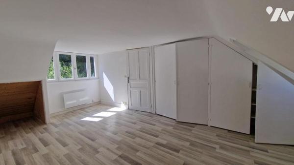 MAISON JOLIEMENT RENOVEE DE 3 CHAMBRES AVEC JARDIN