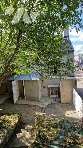 MAISON JOLIEMENT RENOVEE DE 3 CHAMBRES AVEC JARDIN