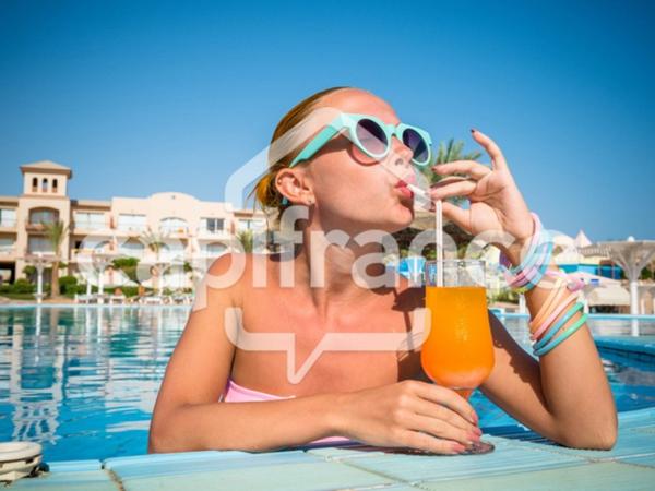 Gard (30) Nîmes (30000) 40 mn Nord à vendre Murs & Fonds commerce GÎTES HAUT DE GAMME 1600 m 2 bâti et 4,6 ha.