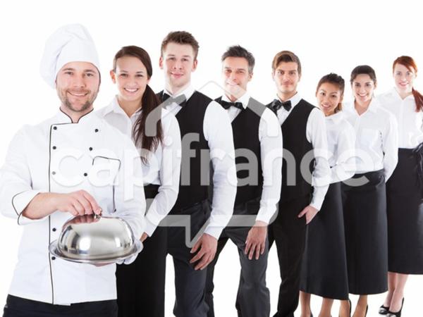 Gard (30) Nîmes (30000) 40 mn Nord à vendre Murs & Fonds commerce GÎTES HAUT DE GAMME 1600 m 2 bâti et 4,6 ha.