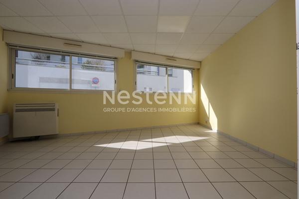 Quartier du Ruban Bleu - Local professionnel à usage commercial ou de bureaux 150 m²