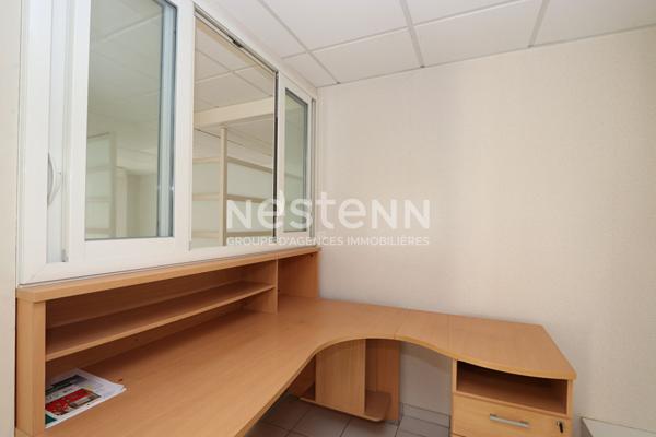 Quartier du Ruban Bleu - Local professionnel à usage commercial ou de bureaux 150 m²