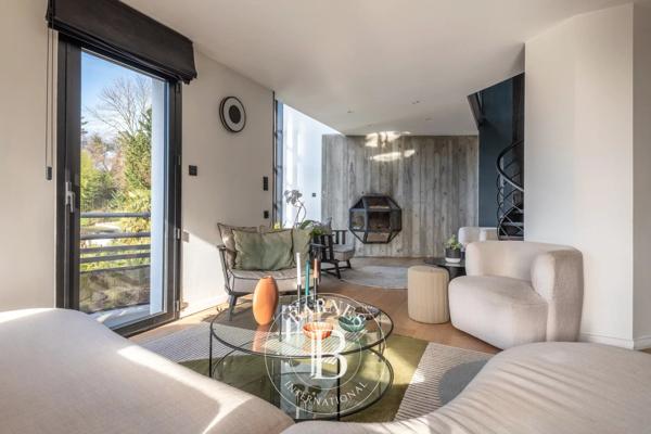Limonest, Propriété 5 Chambres -  300 m² à vendre