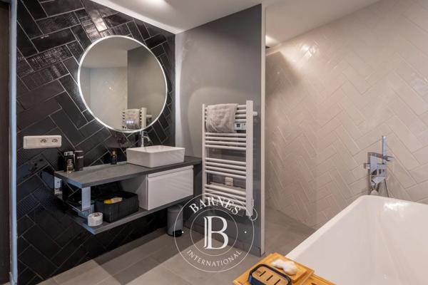 Limonest, Propriété 5 Chambres -  300 m² à vendre